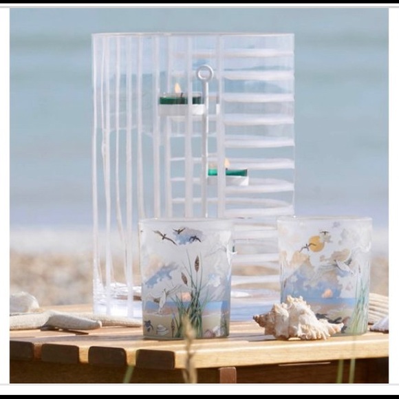 Linear Lines Glass Hurricane Candle Holders - Picture 1 of 4